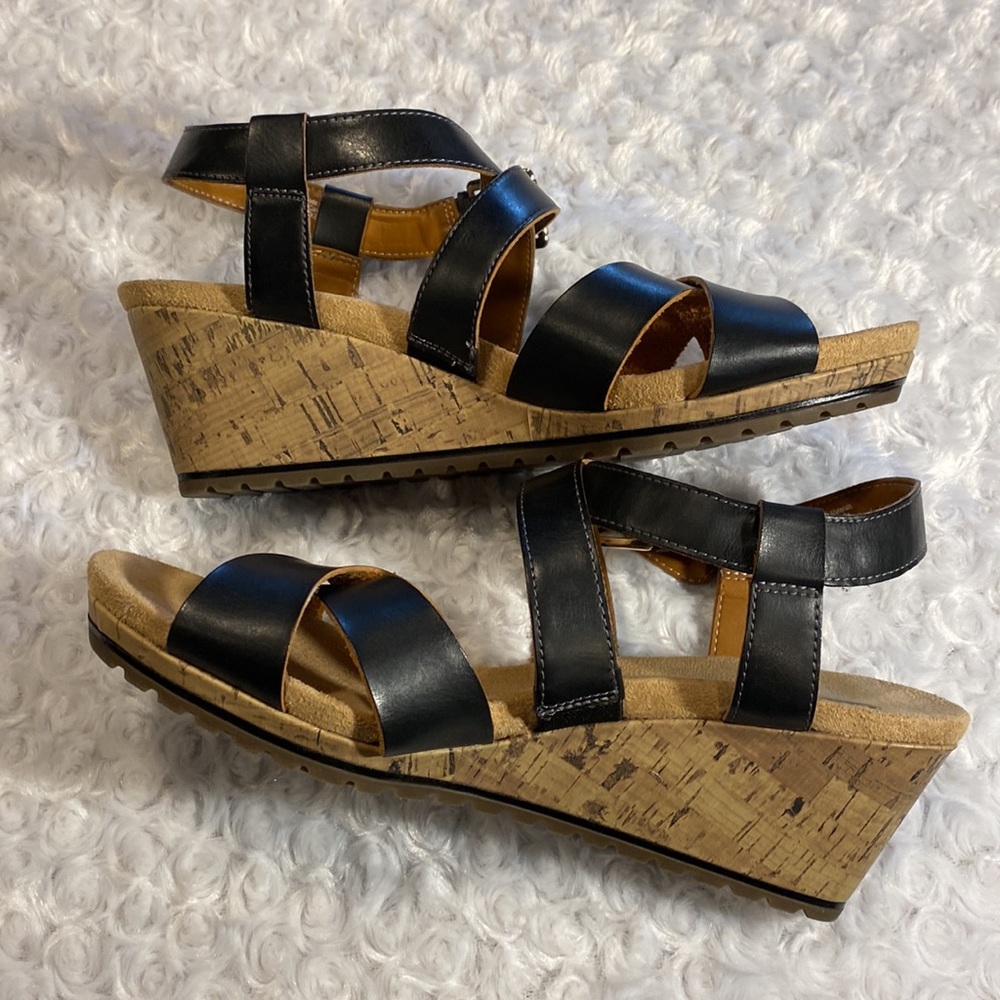 Dr Scholls True Comfort Wedge Sandal Size 11 “Bracket” Gem